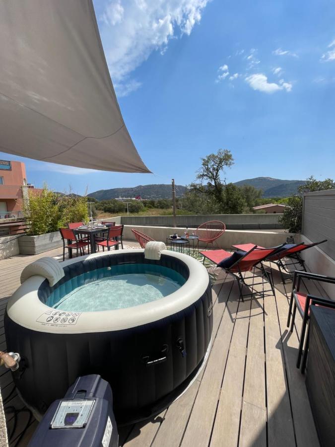 Superbe Appartement Sur Le Port, Jacuzzi, Piscine 维琪奥港 外观 照片